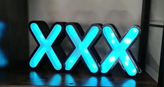 Letrero luminoso XXX