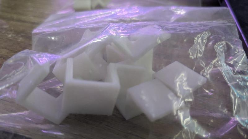 ADA Style Aquarium Lid Clips