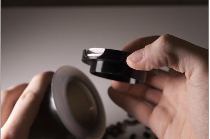 Aeropress travel cap with filter holder