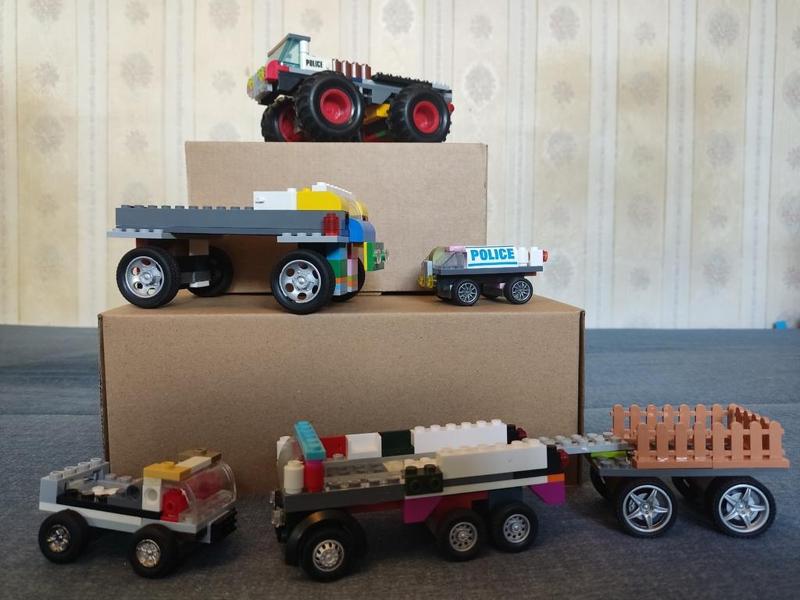 Customizable Wheel Axle Groove LEGO-Compatible Brick 