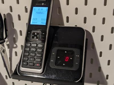 Skadis Mount for Sinus A205 phone