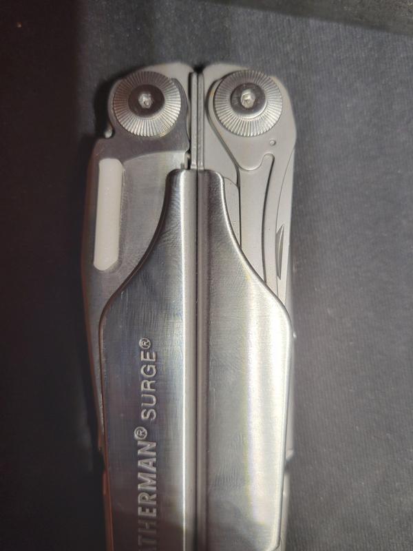 Leatherman Surge Thumb Tab