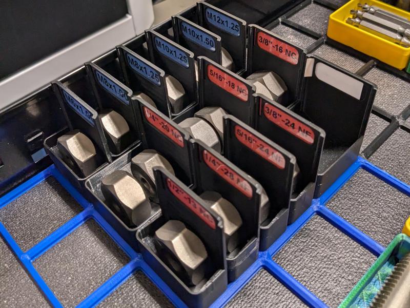 Gridfinity threading die holder, 1-1.5"