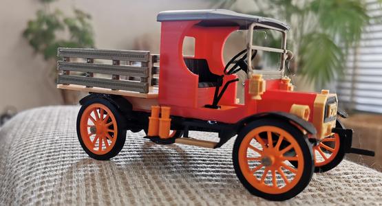 T Ford TT truck 1919 scale 1:22 Designer Ed van der Heijden