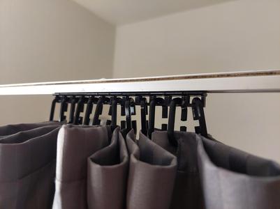 Bath curtain gliders