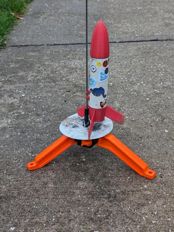 Folding Launch Pad for Model  Rockets