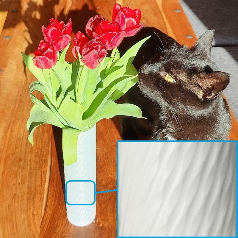 Set of Vases with wavy pattern