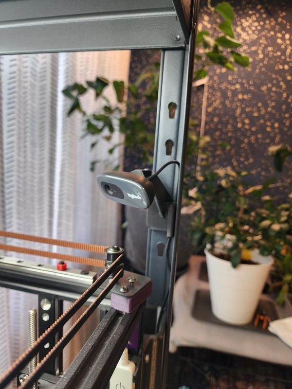 Logitech C270 Camera Holder for Adjustable Shelving Unit