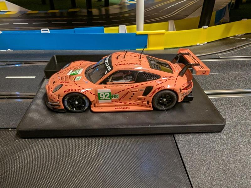 mechanical stand for slot car