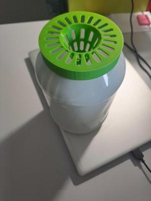 Piège pour grosse bouteilles PET