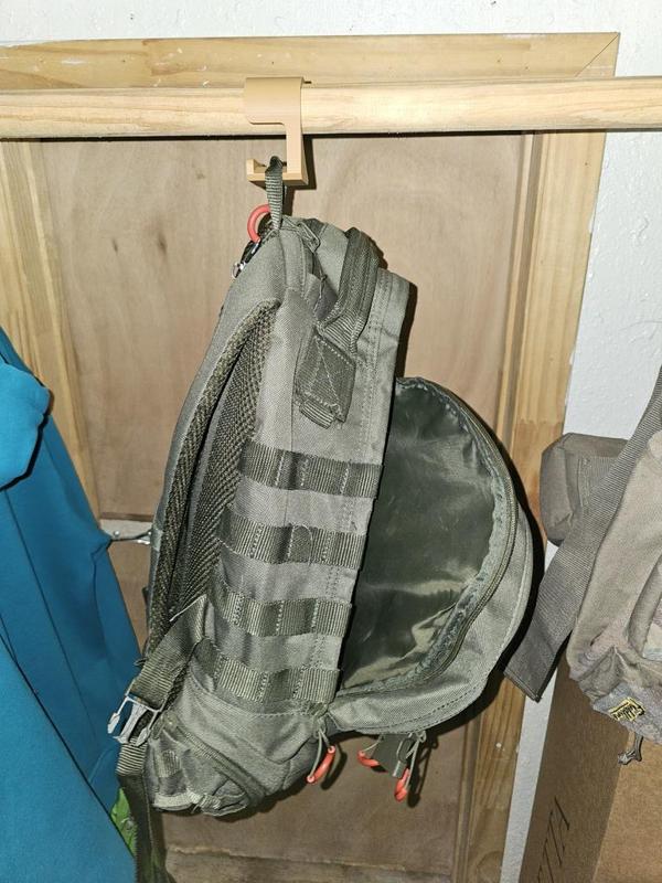 backpack hanger