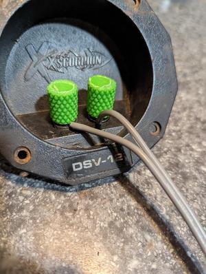 XScorpion DSV-12 subwoofer box wire caps