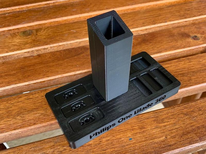 Charging station for Philips OneBlade 360