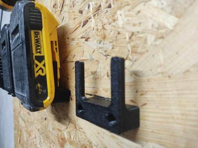 Simple Battery Mount for DeWALT XR mix