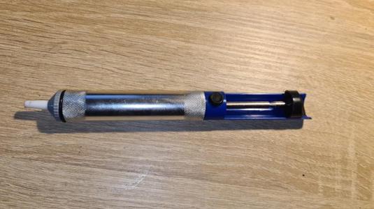 Desoldering pump replacement cap