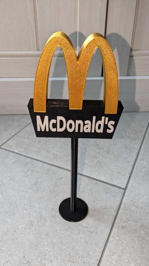 mcdonald's sign / pole