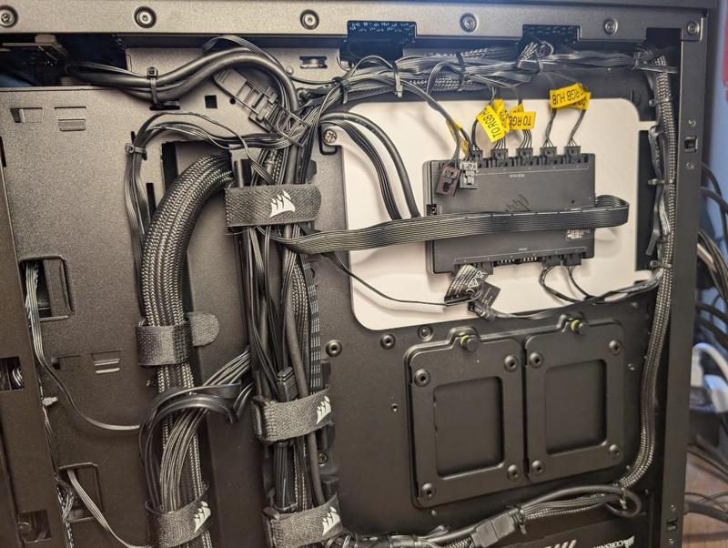 [CORSAIR] 4000D Motherboard Accessory Tray