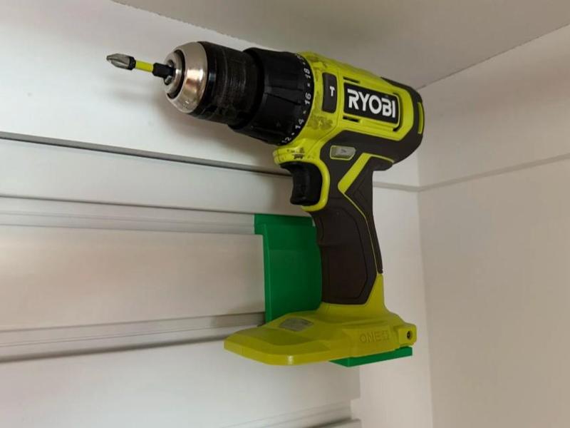 Ryobi tool holder for gladiator slat wall