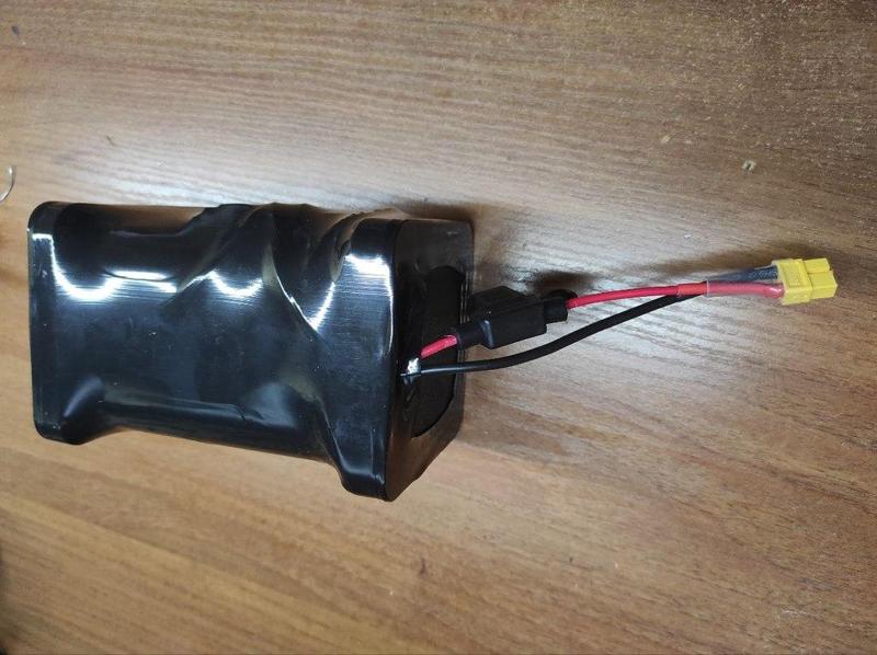 Holder for assembling batteries type EVE 40135 - 20 Ah