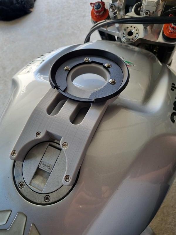 Givi tanklock adapter for aprilia Tuono