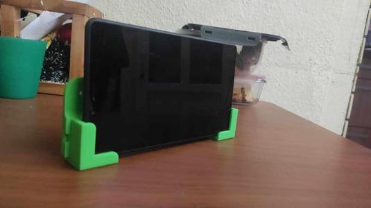 Mobile phone/ 7" tablet adjustable wall mount holder