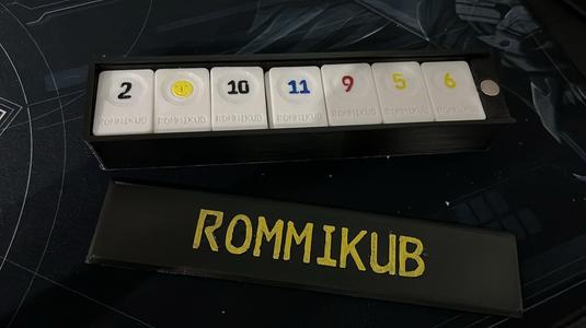 RommiKub tokens in original size with storage box
