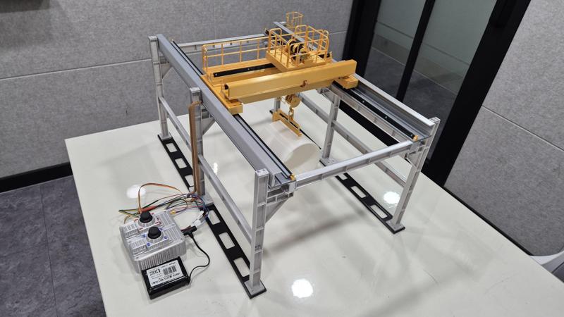 CRANE_overhead crane  (1:16)