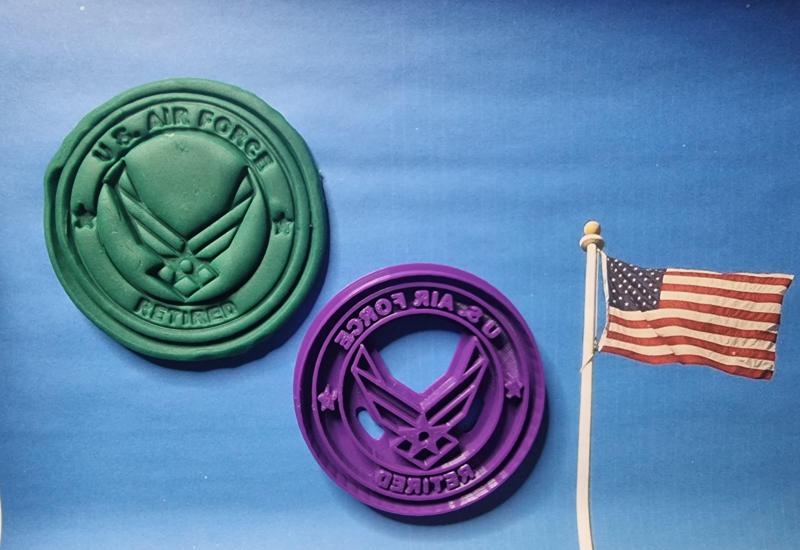 COOKIE CUTTER = STAMP / CORTADOR DE GALLETAS = ESTAMPILLA -  US AIRFORCE - RETIRED