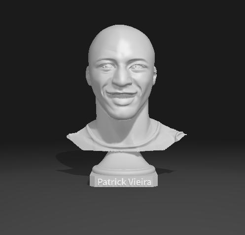 Patrick Vieira - Premium Statue