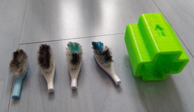 Bicycle chain cleaner