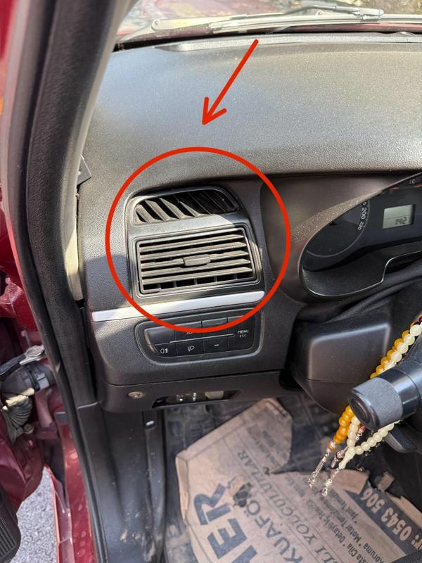 Fiat Linea left ventilation grille frame