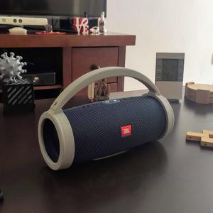 JBL Charge 4 handle