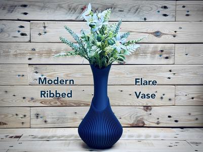 Mordern Ribbed Flare Vase