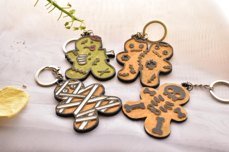 Halloween gingerbread cookie keychains