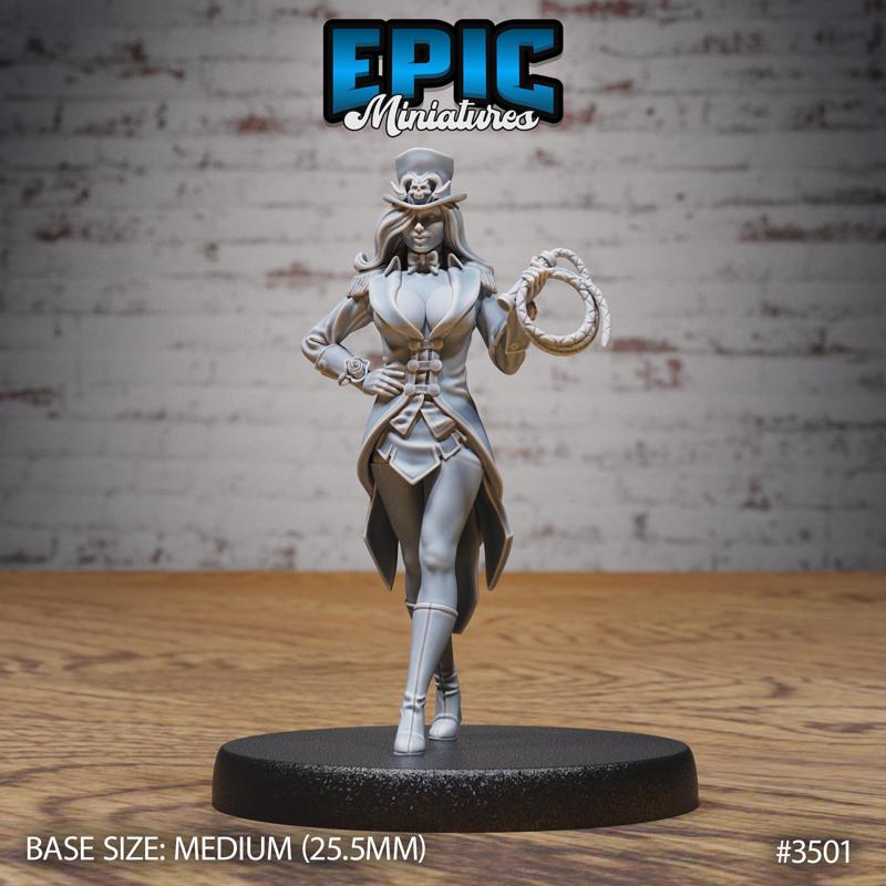 Show Director Female Walking ‧ DnD Miniature ‧ Tabletop Miniatures ‧ Gaming Monster ‧ 3D Model ‧ RPG ‧ DnDminis ‧ STL FILE