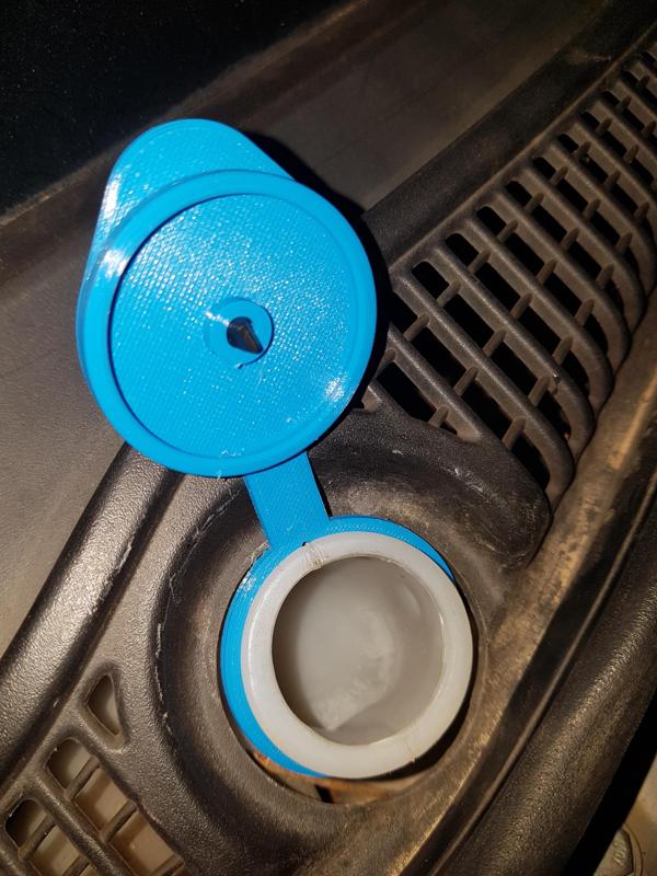 Cap for windscreen washer tank for a Volvo C70