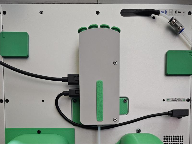 Vertical support for AMS Hub
