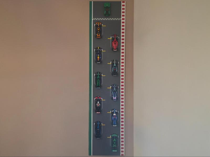 Wall mount F1 Starting grid for Speed Champions