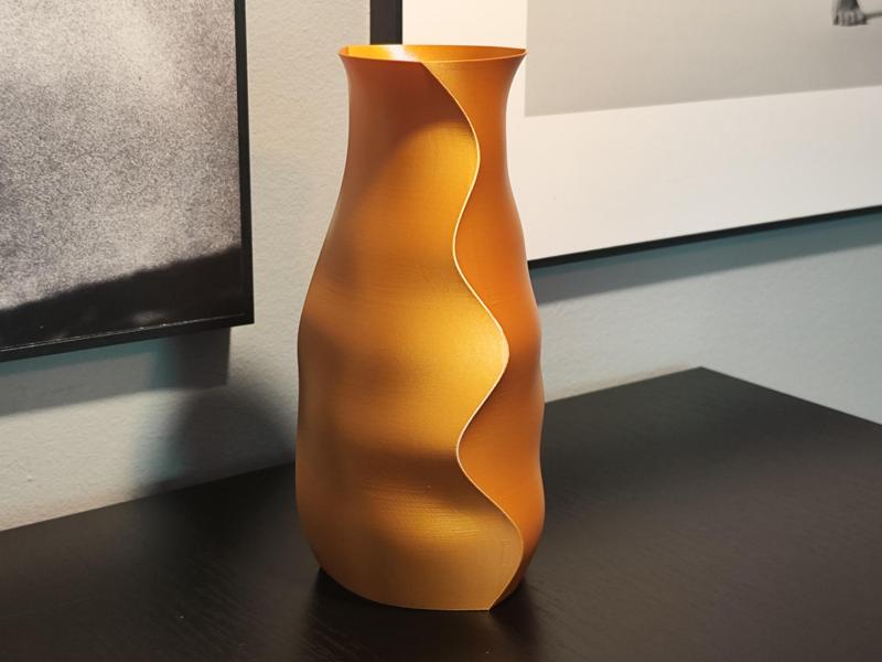 Curve Shape Vase