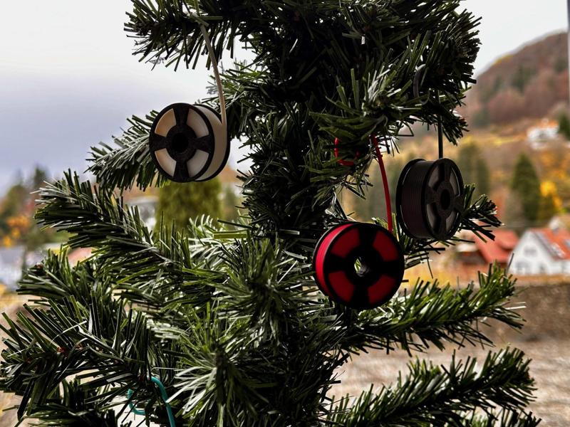 Spool? Filament? Ornament? --> SPOOLAMENT <--