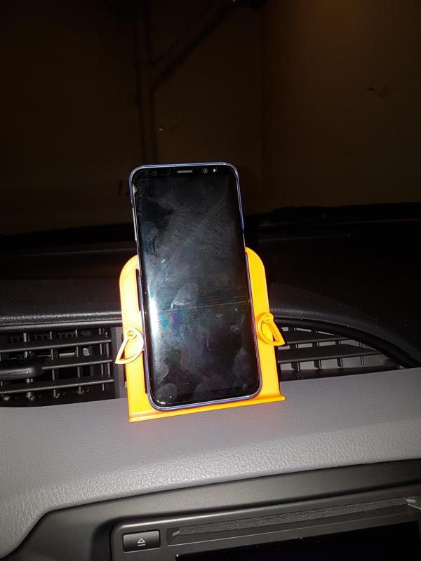 Universal smartphone car holder