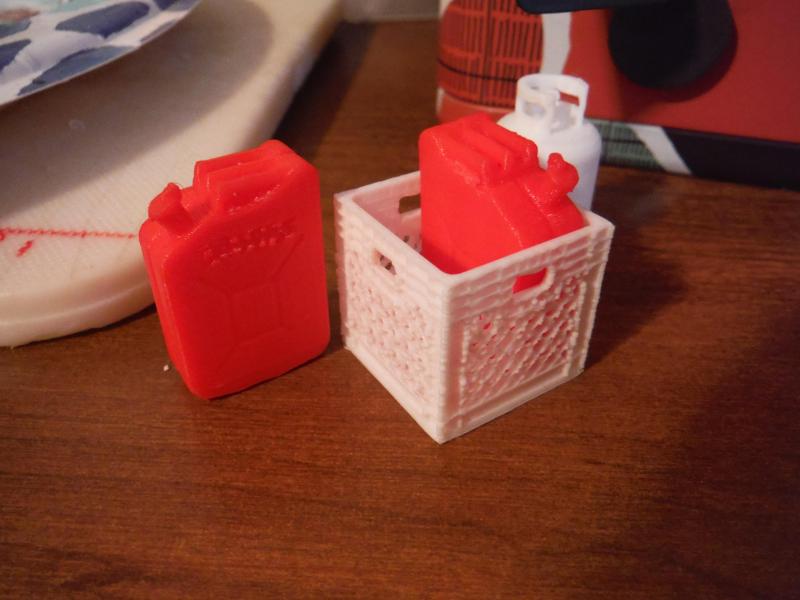 TRX4m Jerrycans and transport crate