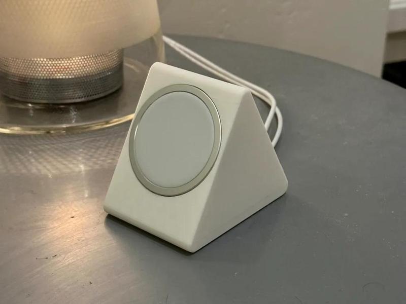 Triangular "StandBy Mode" Dock for iPhone