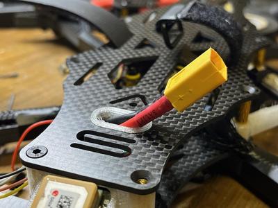 AOS 7 - O letter protection for XT60 cable