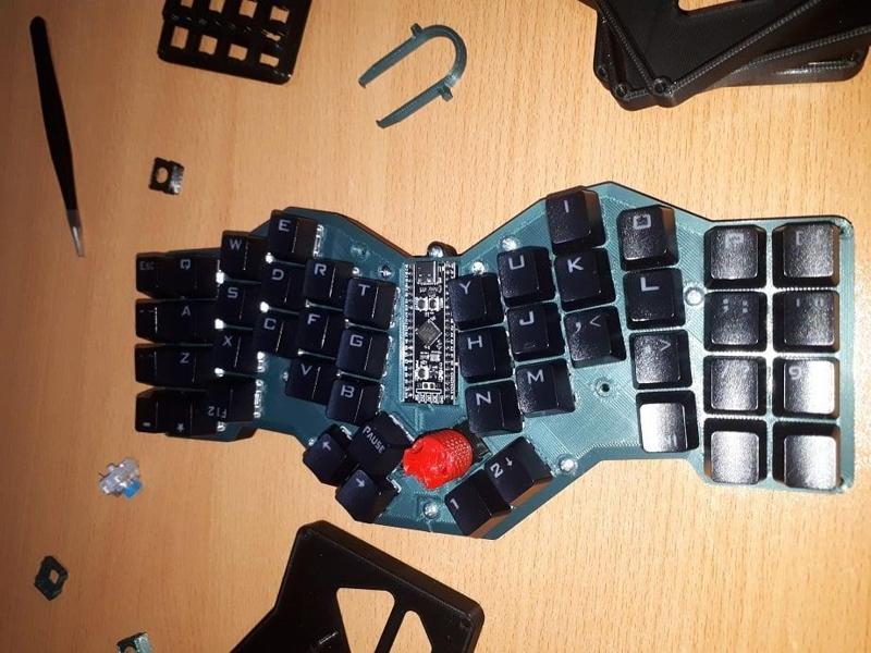 2d4d - Ergo Keyboard with Encoder