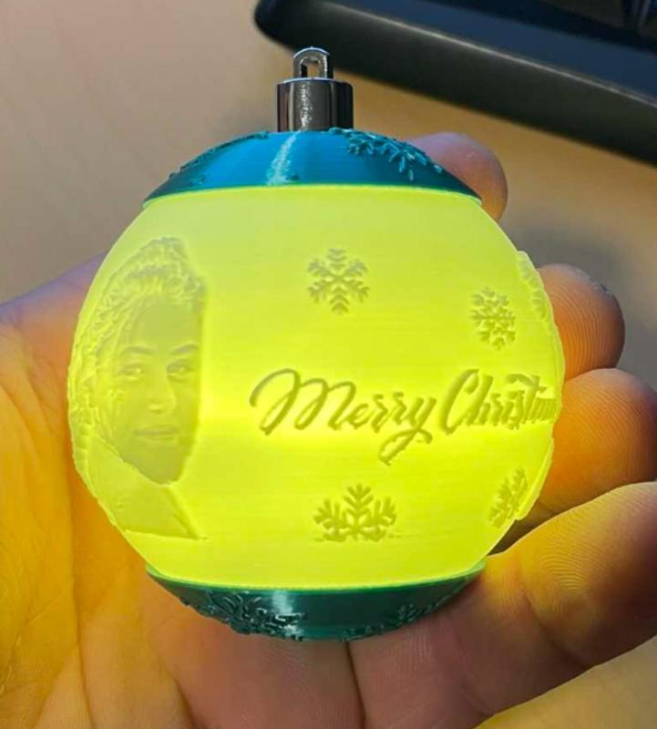 craft your own personalized christmas ball !