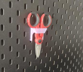 Simple electrician scissors insert for ikea Skadis