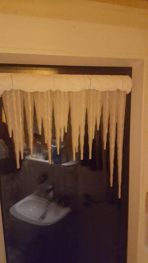 Fensterdeko,Montagehilfe und Regenrinnen Version