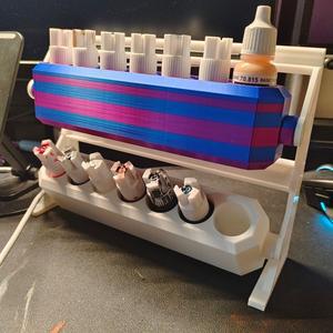 Multi-angle elevated universal pigment rack