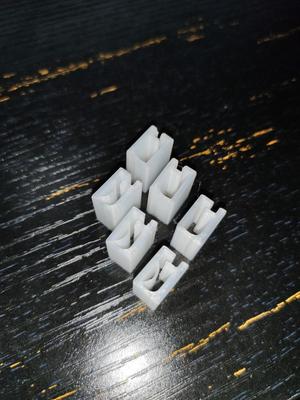 Simple Wire Clip (with pinch points!)